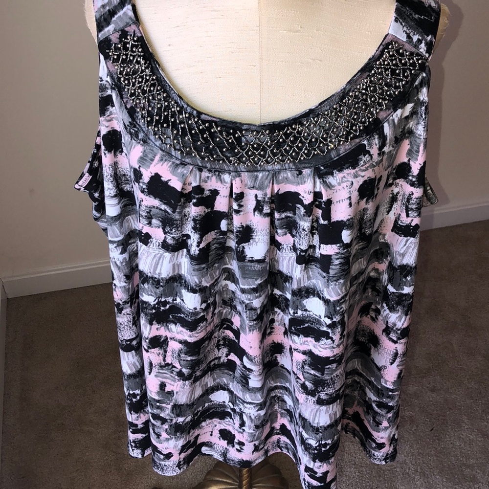 Avenue 22/24 sleeveless blouse